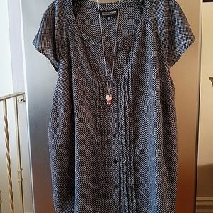 Two-piece Jones of New York Collection 2 piece pleated skirt set, Size 18 🥰